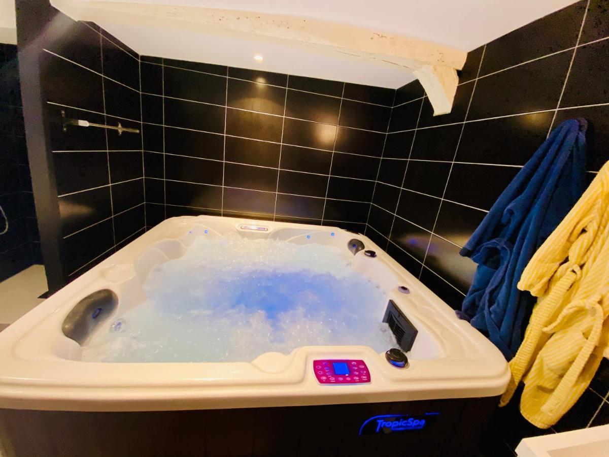 Escapade Romantique - Jacuzzi Et Parking Prive - 002 Daire Rouen Dış mekan fotoğraf